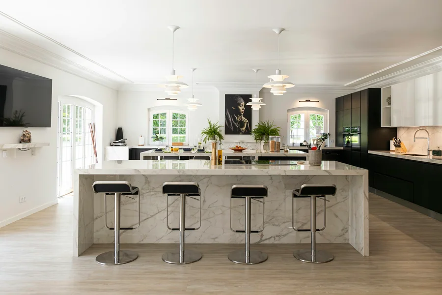 Finished kitchen with premium stone countertops